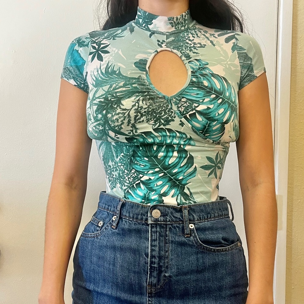 Guess Crop Top Size XS Like New